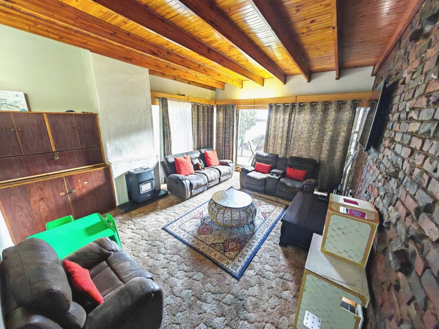 5 Bedroom Property for Sale in Fichardt Park Free State